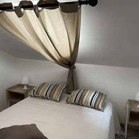 Dom wakacyjny Les De La Maison Authentique Du Centre Historique Monthermé